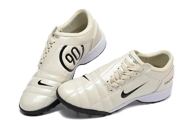 Nike Beige Noir Chaussures de Football Matelassées en Synthétique et Semelle Basse pour Turf 2