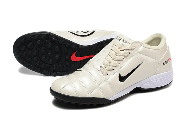 Nike Beige Noir Chaussures de Football Matelassées en Synthétique et Semelle Basse pour Turf 7