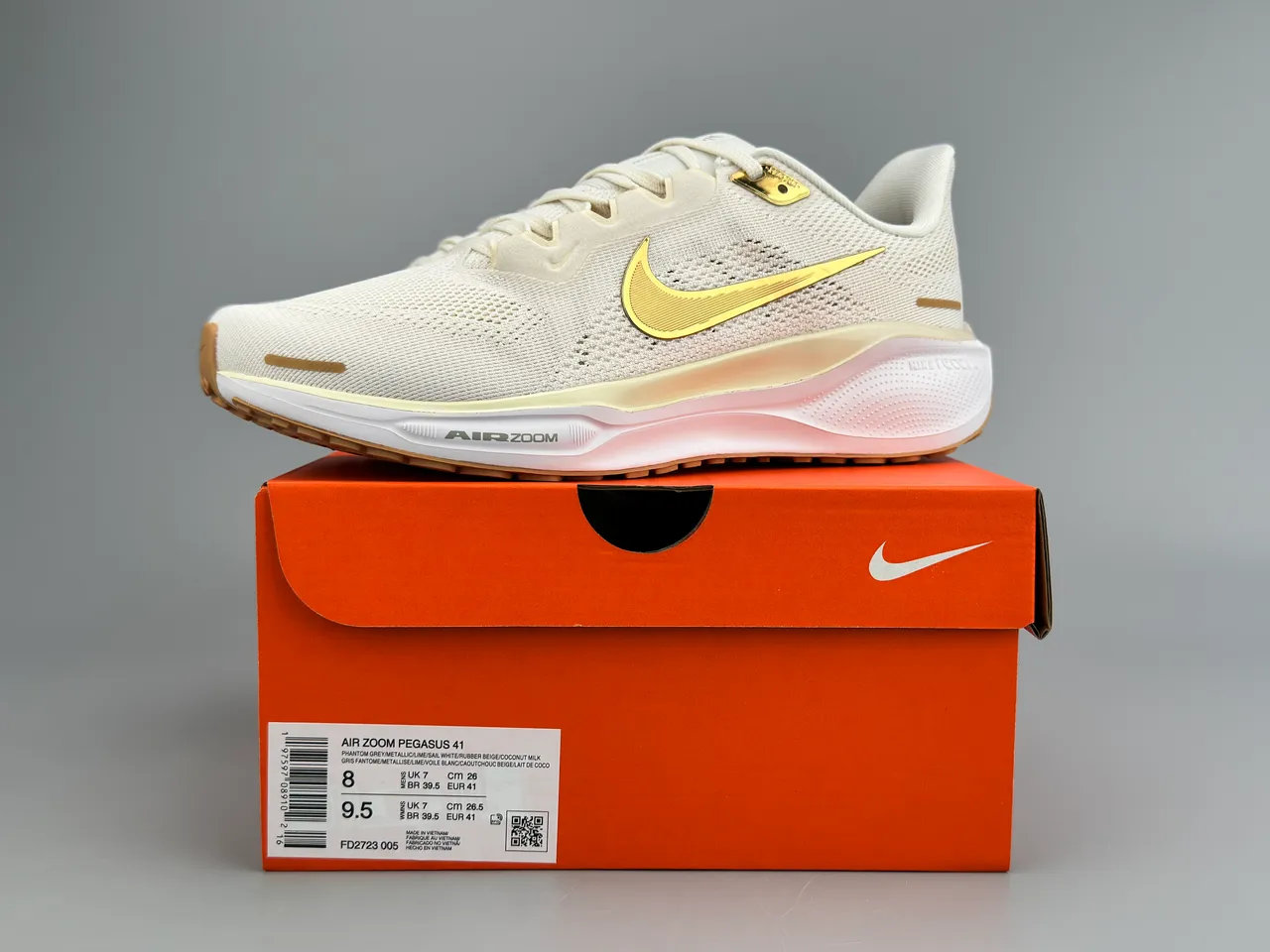 Nike Beige Gold Engineered Mesh Upper Metallic Swoosh Running Shoes 2