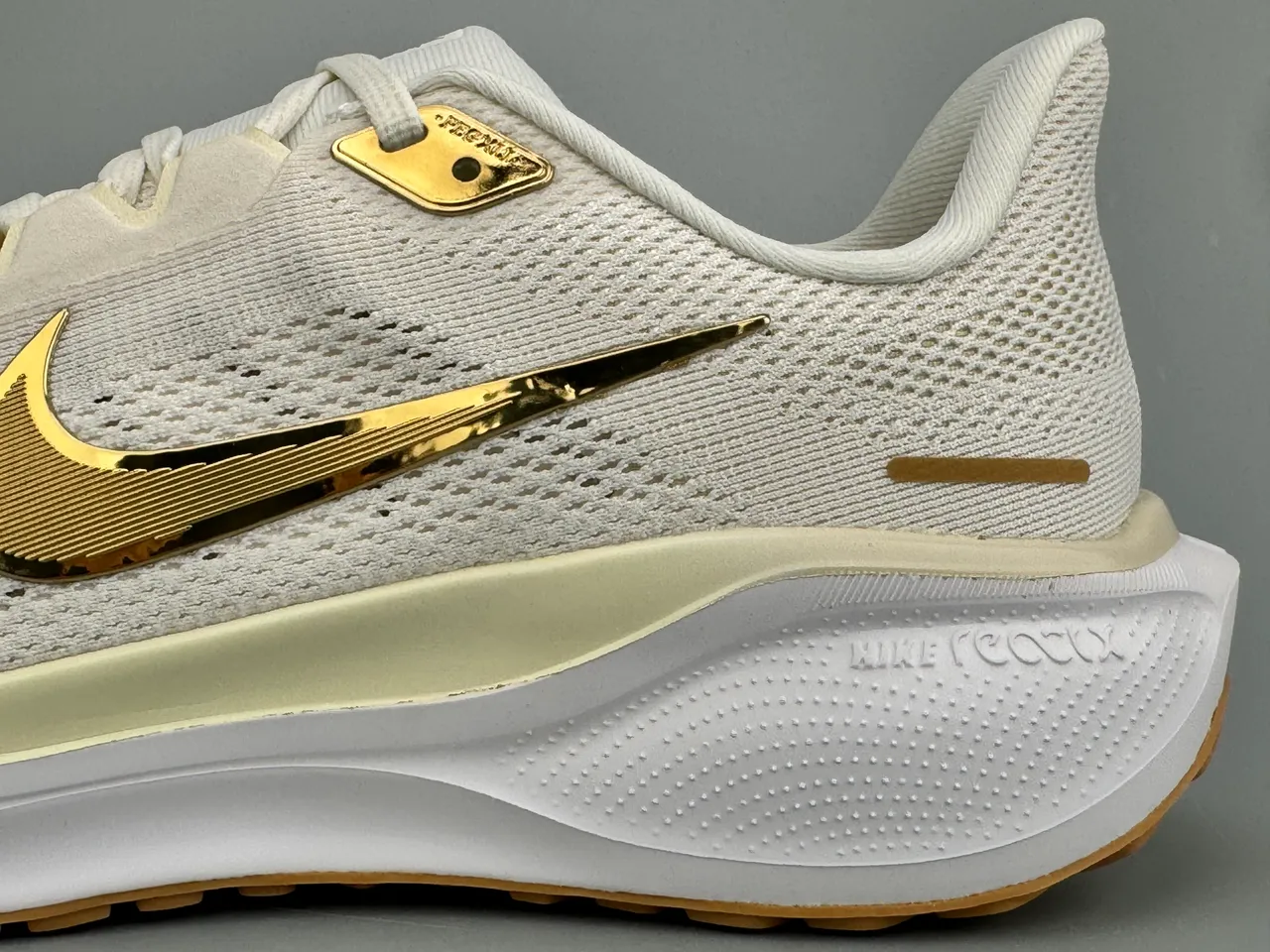 Nike Beige Gold Engineered Mesh Upper Metallic Swoosh Running Shoes 3