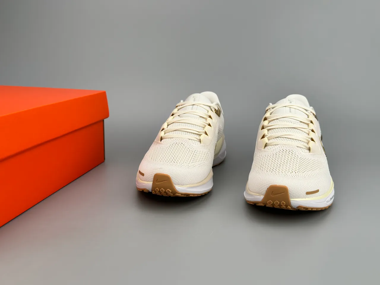Nike Beige Gold Engineered Mesh Upper Metallic Swoosh Running Shoes 5