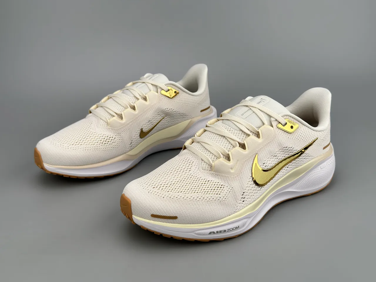 Nike Beige Gold Engineered Mesh Upper Metallic Swoosh Running Shoes 7