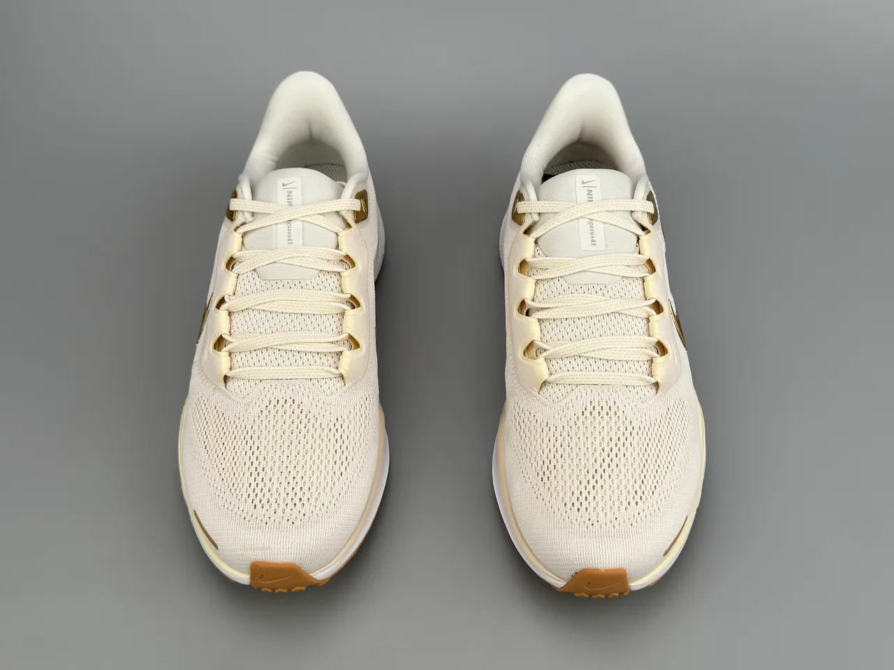 Nike Beige Gold Engineered Mesh Upper Metallic Swoosh Running Shoes 9