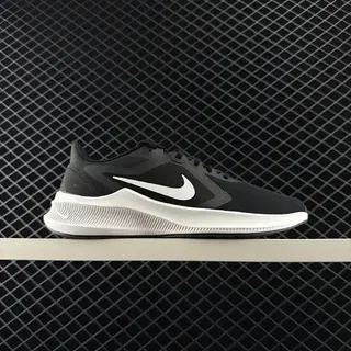 Nike Zapatos de correr negros y blancos de malla transpirable