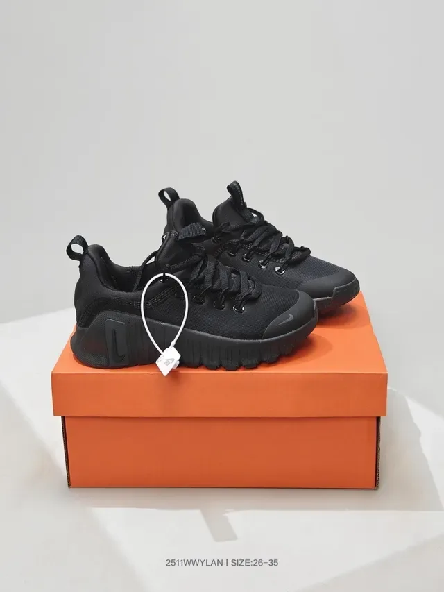 Nike Black and White Lifestyle Sneakers 18