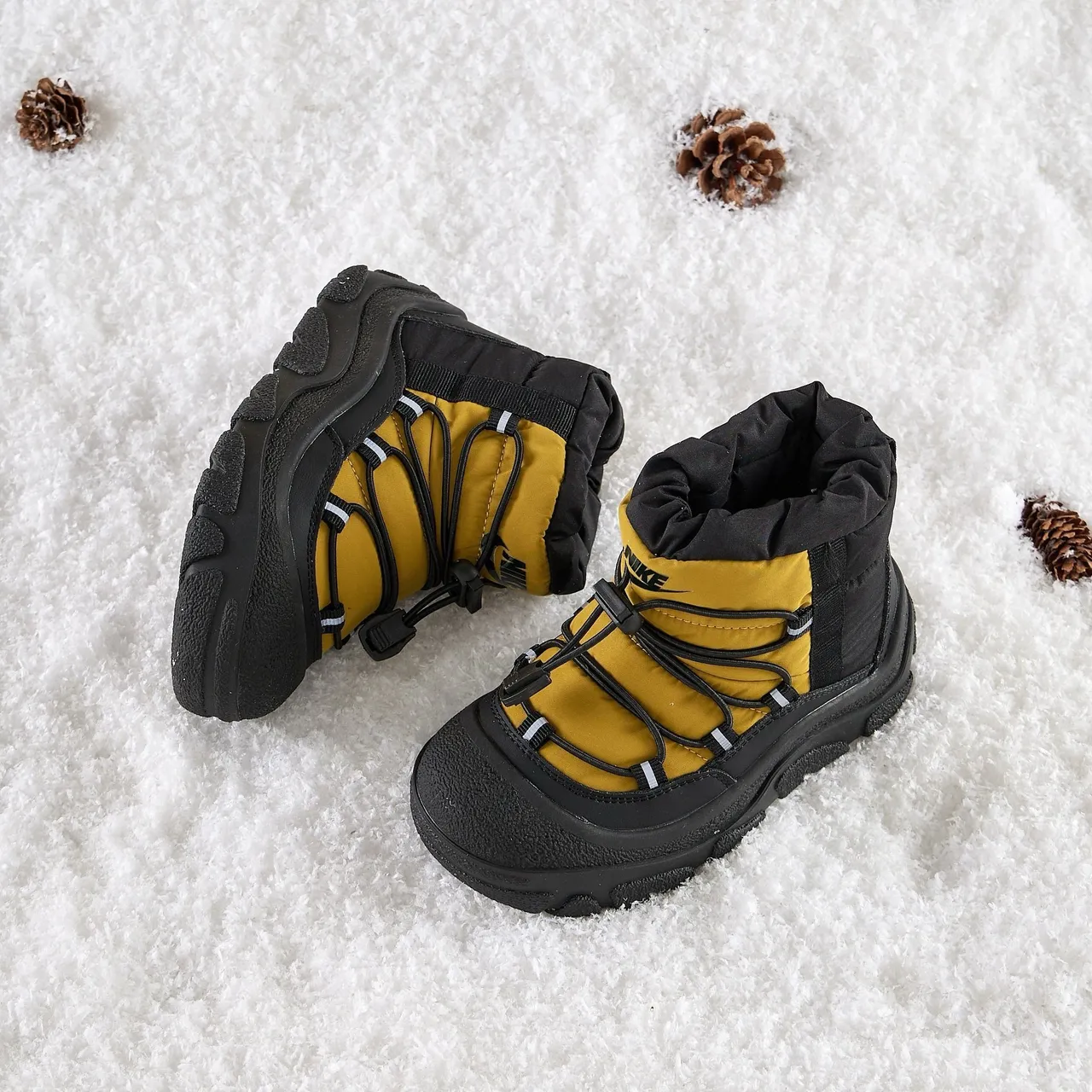 Nike Bottes de Neige Noires et Beiges Isolées Hautes avec Doublure Rembourrée 7