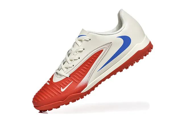 Nike Chaussures de football Turf Noir et Bleu, à coupe basse, avec dessus synthétique et recouvrement texturé de l'avant-pied 5