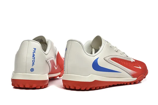 Nike Chaussures de football Turf Noir et Bleu, à coupe basse, avec dessus synthétique et recouvrement texturé de l'avant-pied 6