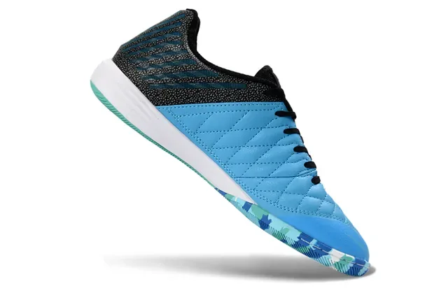 Nike Black Blue Low-Top Quilted Toe Cap Sneakers 2