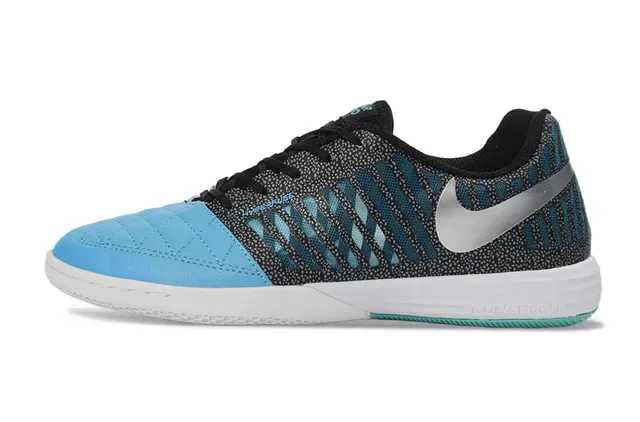 Nike Black Blue Low-Top Quilted Toe Cap Sneakers 8