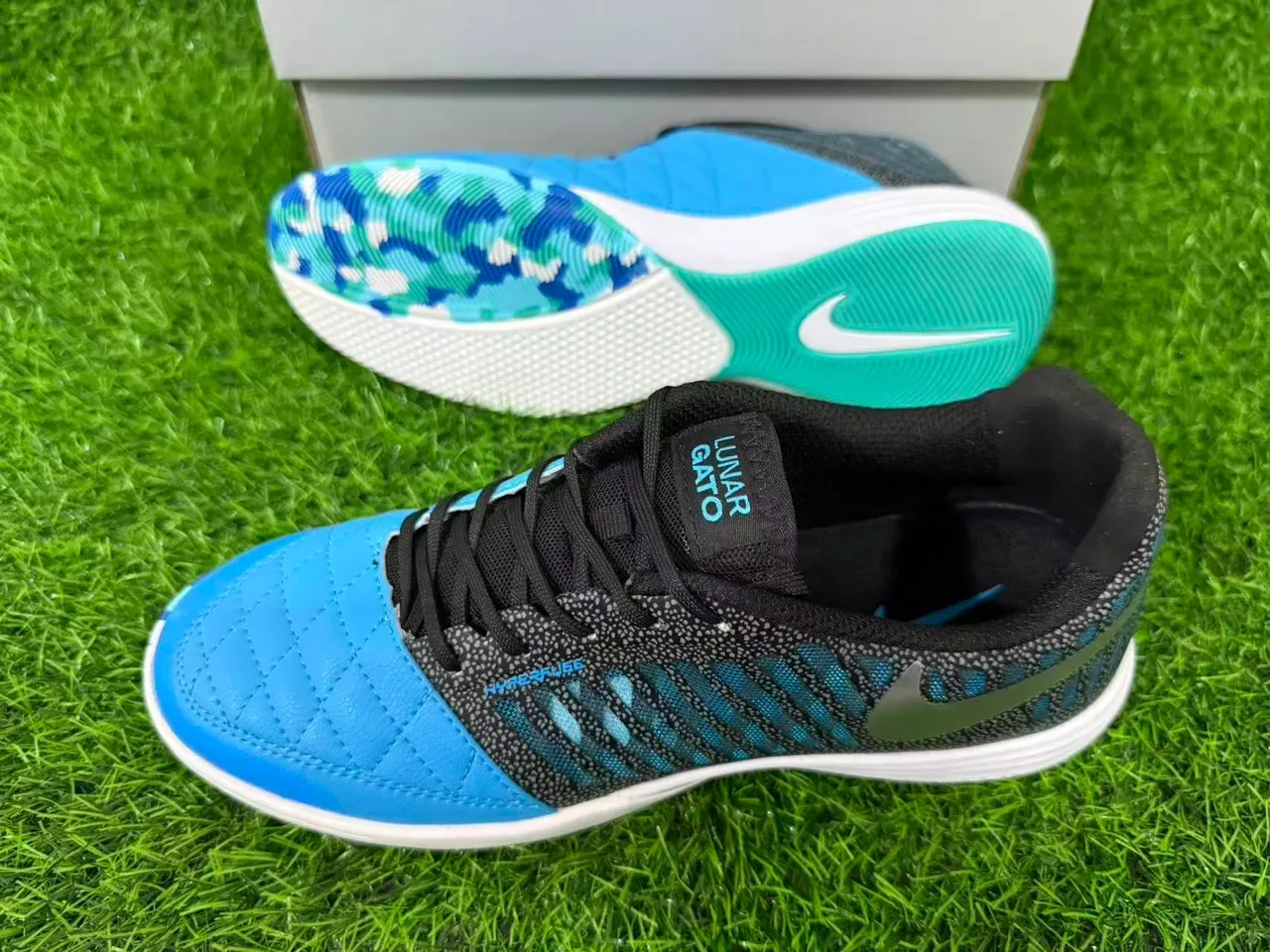 Nike Black Blue Low-Top Quilted Toe Cap Sneakers 12