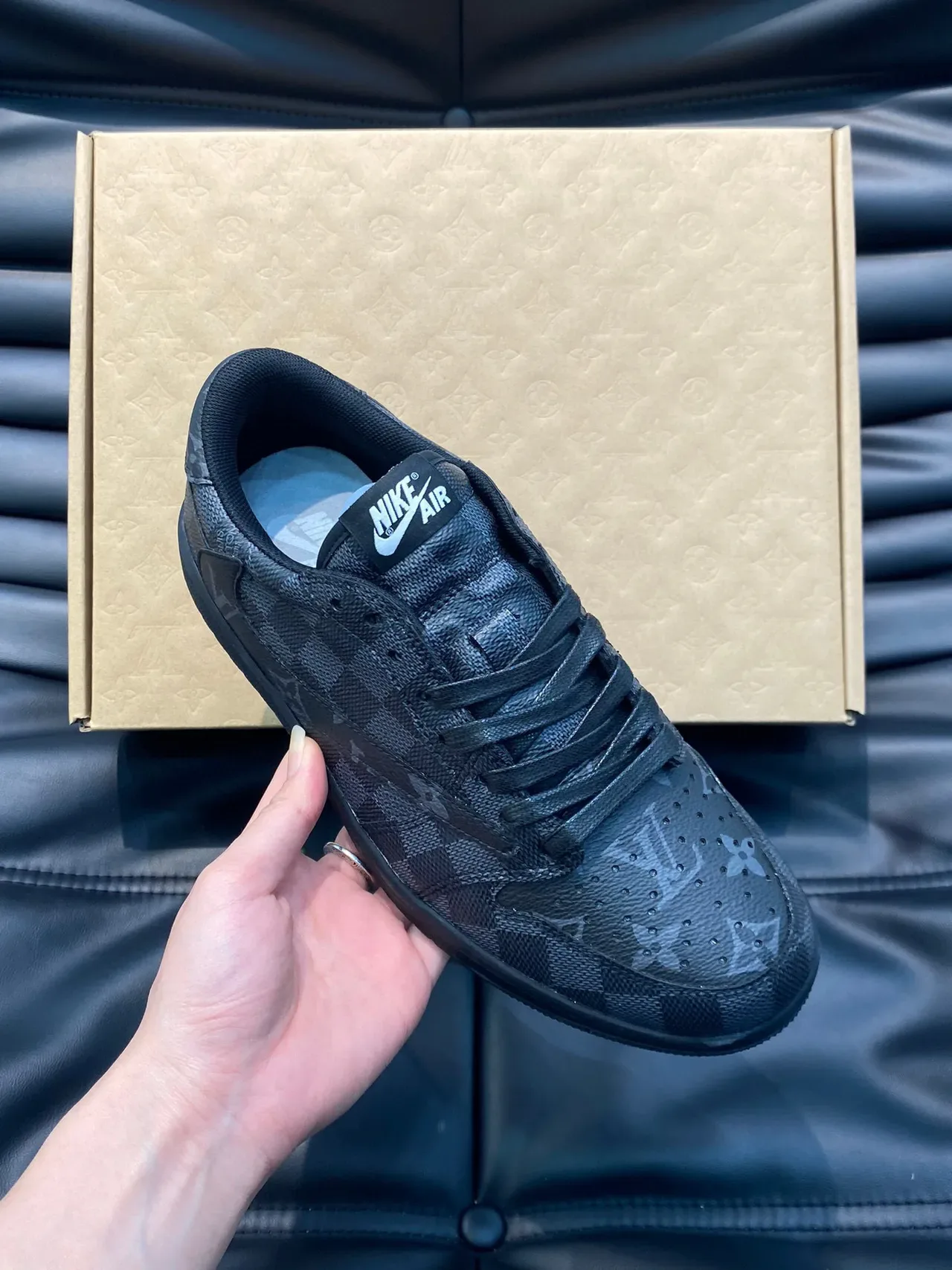 Nike Black Gray Monogram-Printed Upper Perforated Toe Cap Sneakers 7