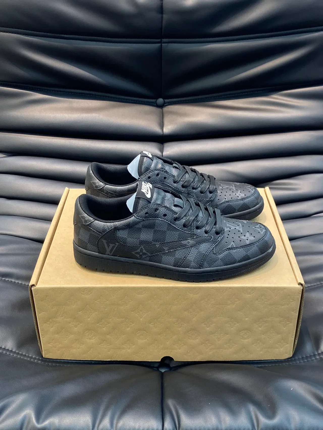 Nike Black Gray Monogram-Printed Upper Perforated Toe Cap Sneakers 8