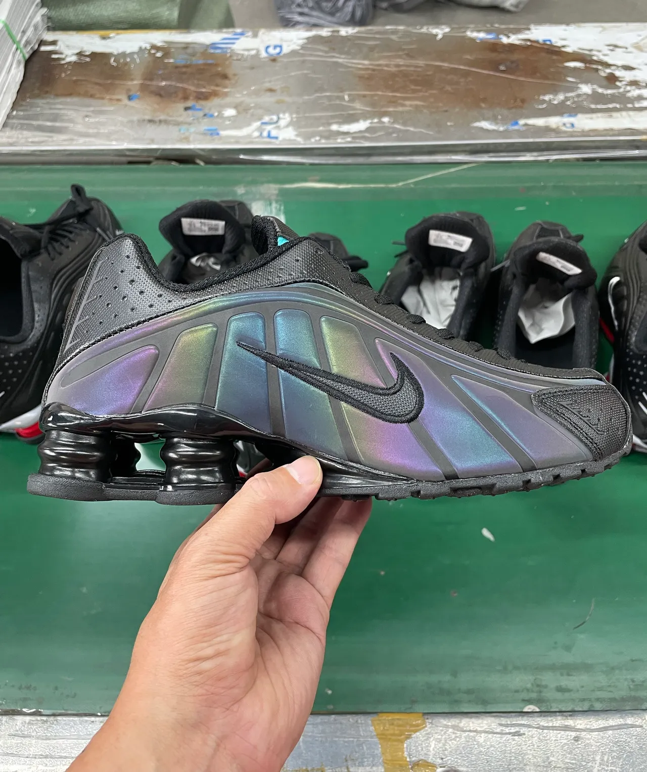 Nike Black Gray Shox Column Cushioning Iridescent Midsole Lifestyle Sneakers 7