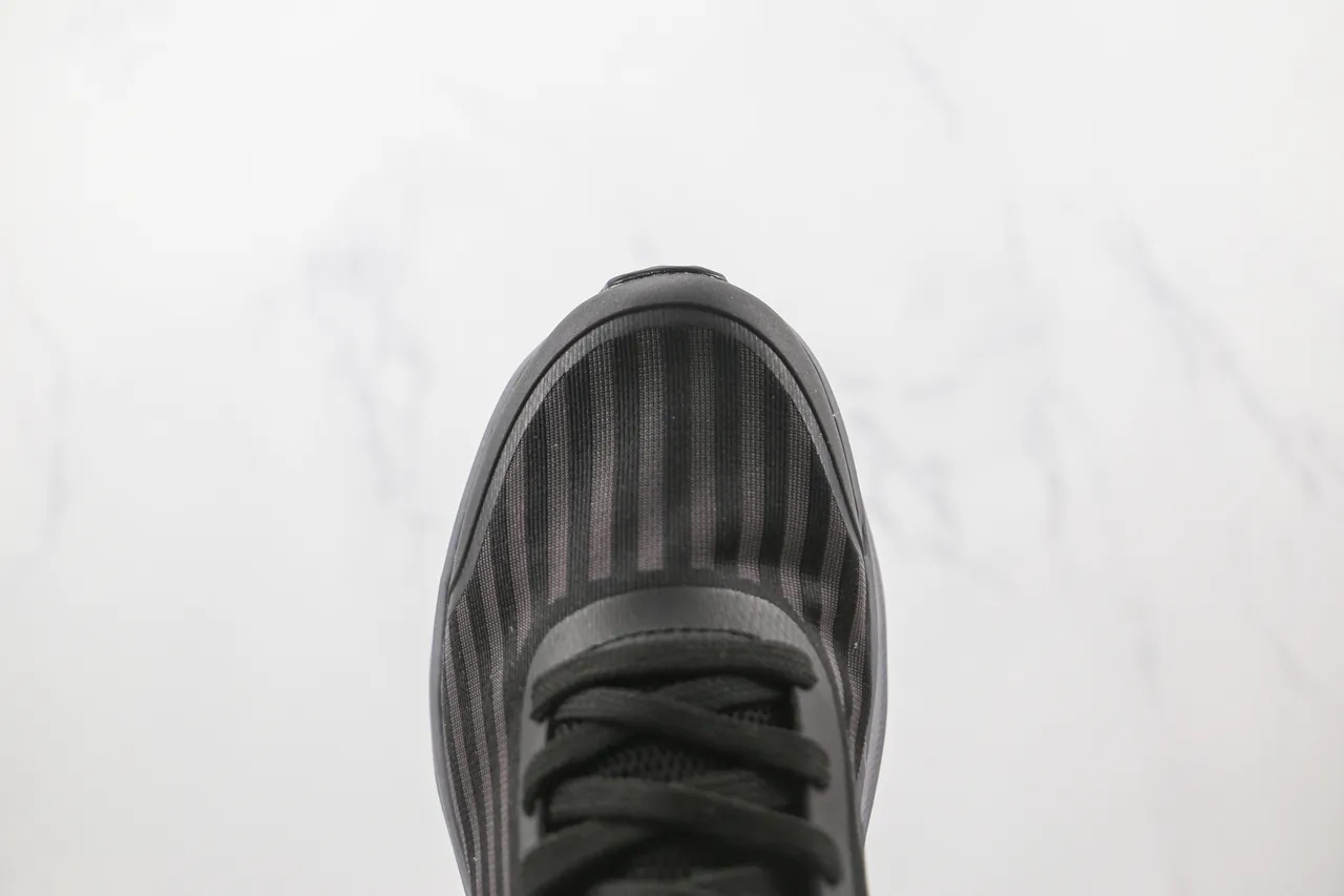 Nike Black Gray Striped Mesh Upper Embossed RUN Midsole Running Shoes 5