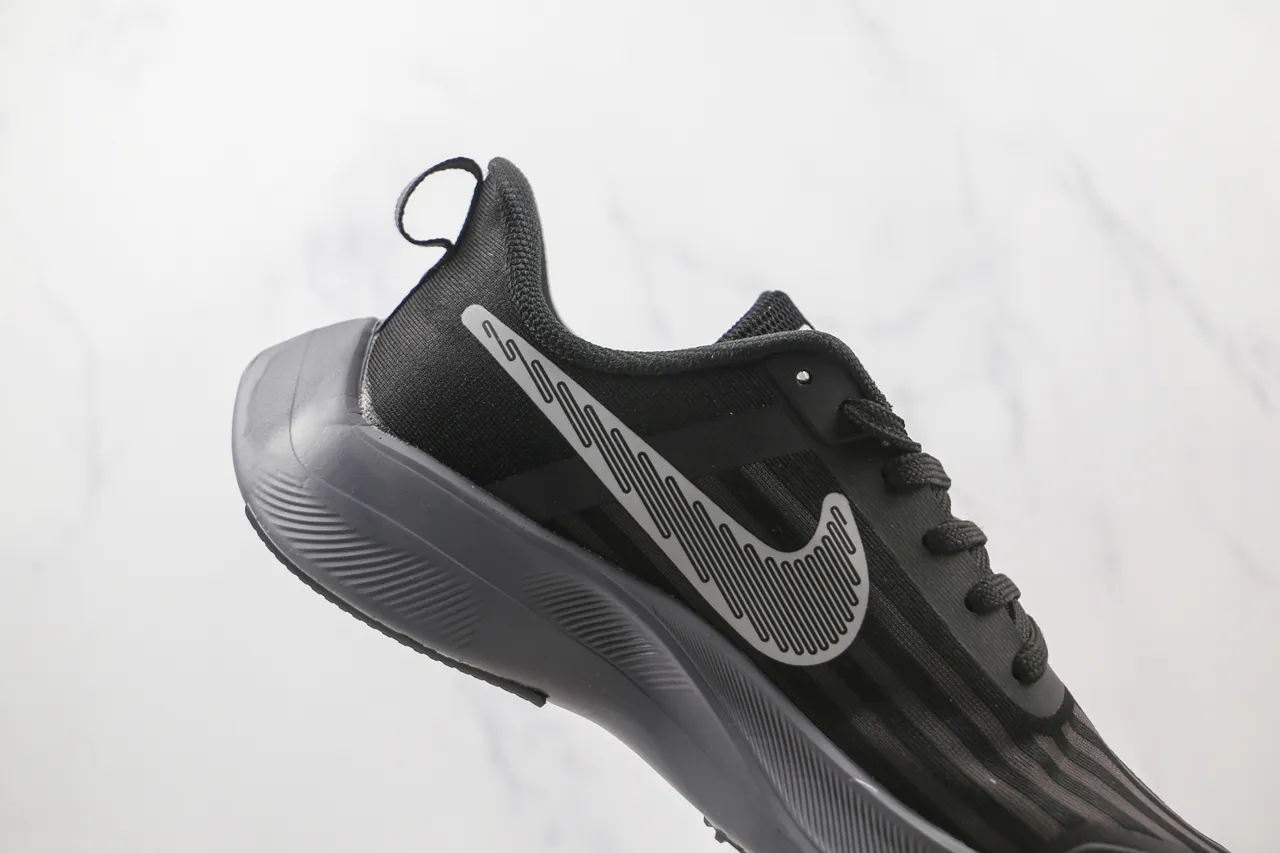 Nike Black Gray Striped Mesh Upper Embossed RUN Midsole Running Shoes 6