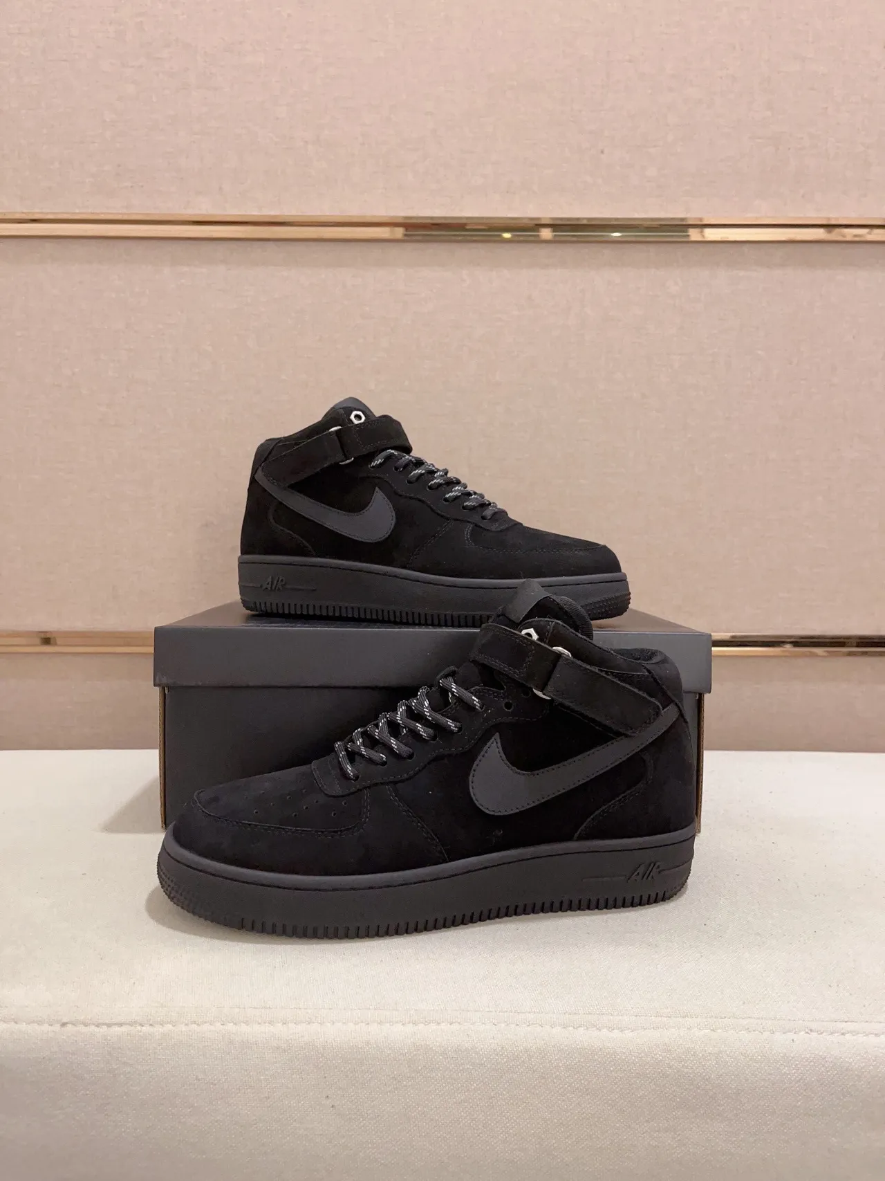 Nike Black High-Top Suede Upper Lifestyle Sneakers 4