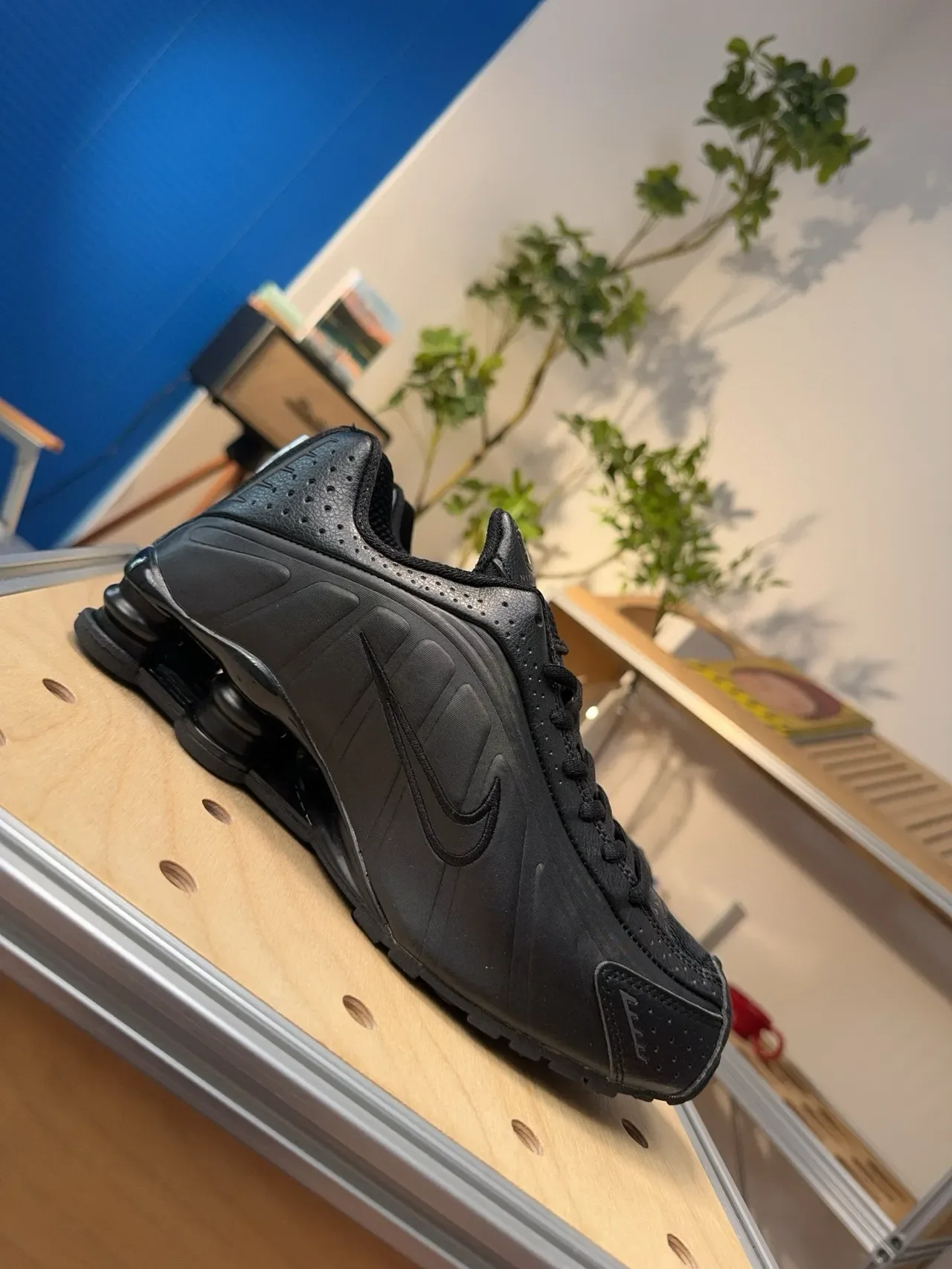 Nike Chaussures de Running Noires Monochromes avec Upper en Cuir Perforé 3