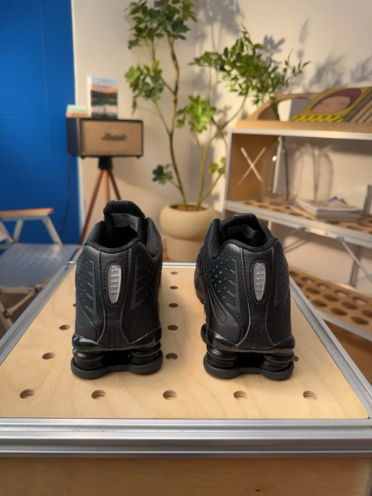 Nike Chaussures de Running Noires Monochromes avec Upper en Cuir Perforé 6