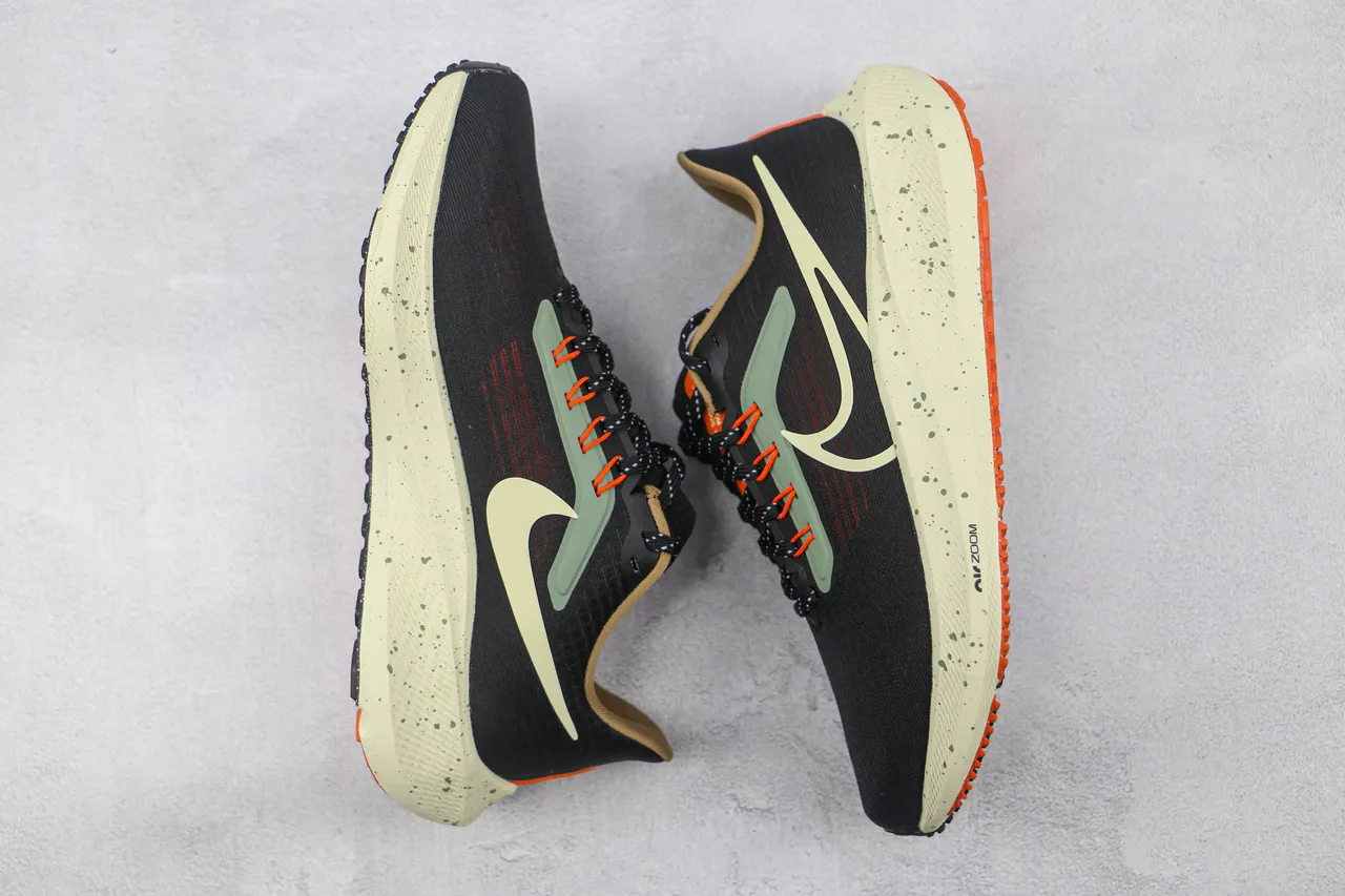 Nike Black Orange Engineered Mesh Upper Speckled Midsole Running Shoes 2