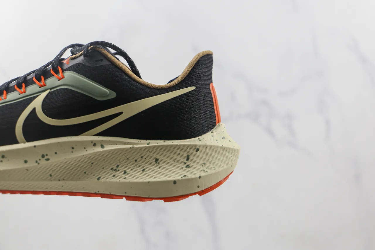 Nike Black Orange Engineered Mesh Upper Speckled Midsole Running Shoes 7
