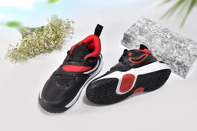 Nike Black Pink Low-Top Dual-Strap Closure Basketball Shoes 18
