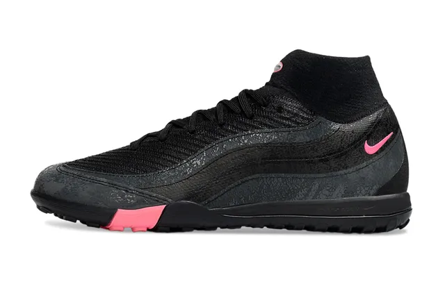 Nike Noir et Rose Chaussures de football Turf avec col de tricot, upper synthétique texturé, ajustement sock-fit 6