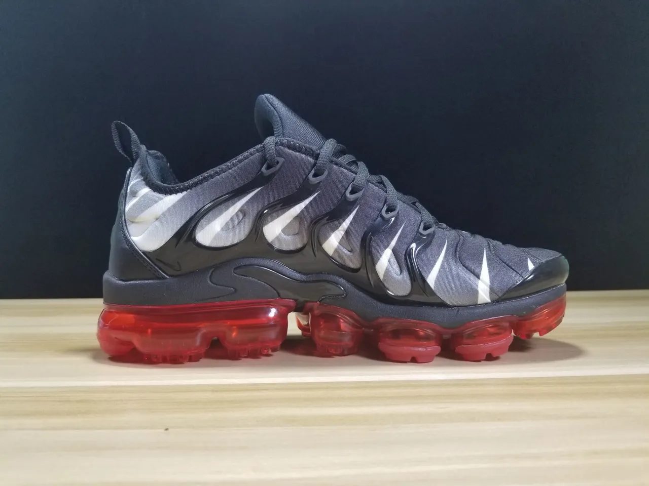Nike Black Red Wavy Synthetic Cage Overlays Translucent Visible Air Unit Lifestyle Sneakers 9