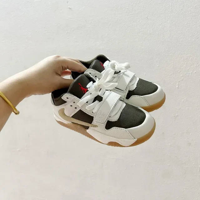 Nike Black Strap Closure Lifestyle Sneakers 11