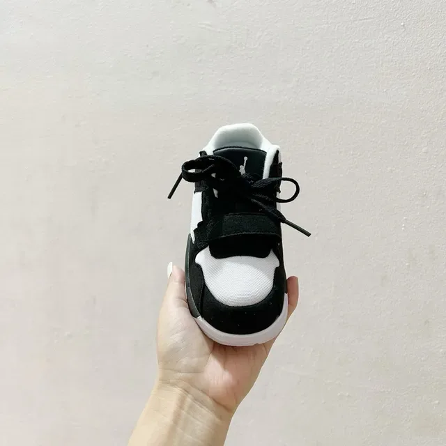 Nike Black Strap Closure Lifestyle Sneakers 23