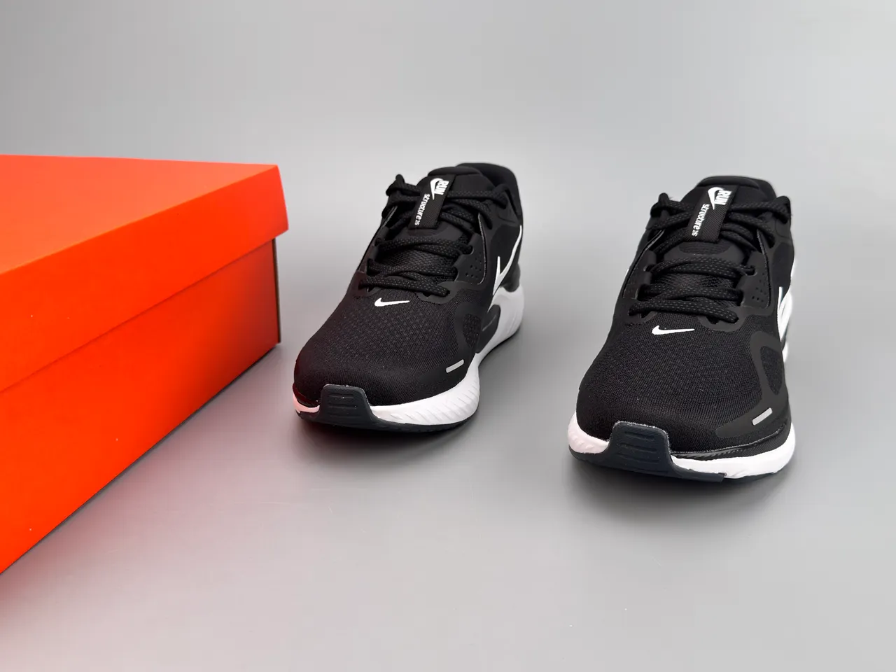 Nike Black White Mesh Upper ReactX Midsole Running Shoes 3