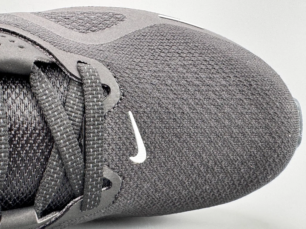 Nike Black White Mesh Upper ReactX Midsole Running Shoes 4