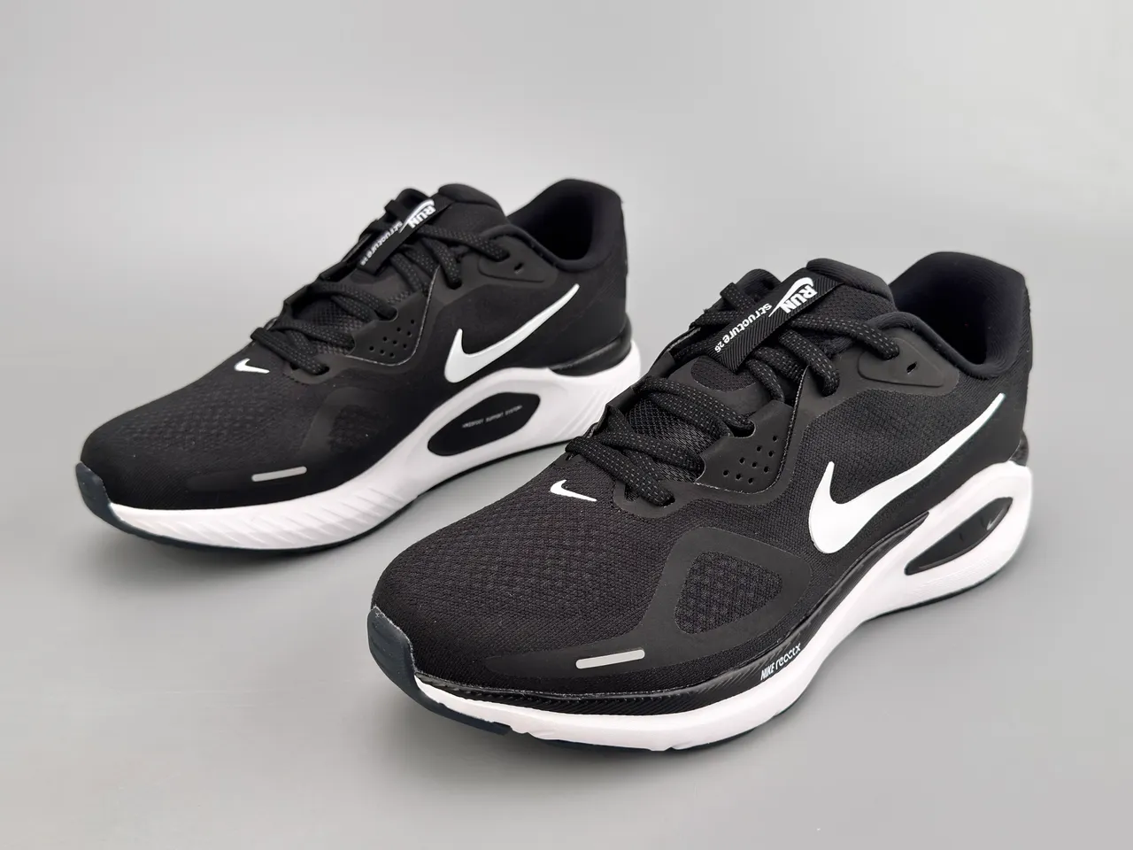 Nike Black White Mesh Upper ReactX Midsole Running Shoes 7
