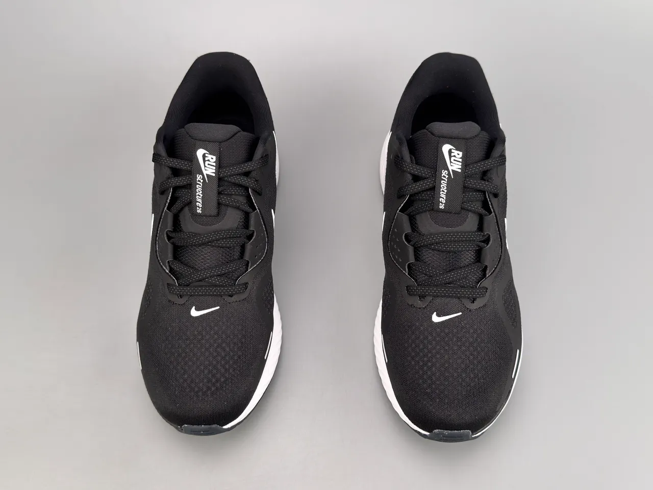 Nike Black White Mesh Upper ReactX Midsole Running Shoes 9