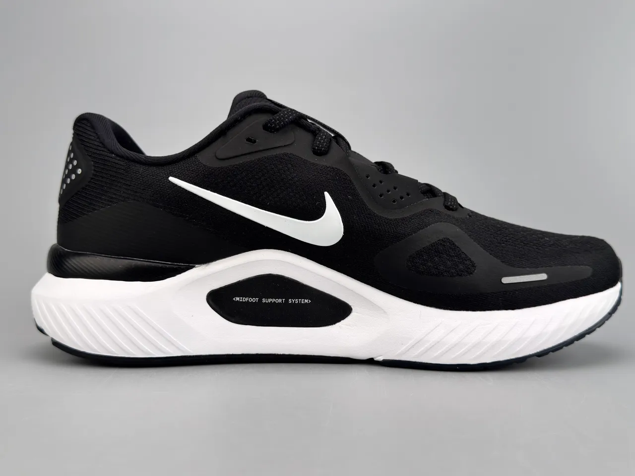 Nike Black White Mesh Upper ReactX Midsole Running Shoes 10