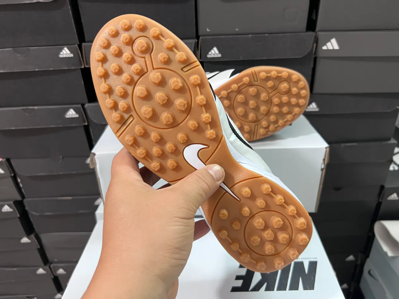Nike Noir Blanc Partie Supérieure en Cuir Matelassé Low-Top Chaussures de football indoor 9