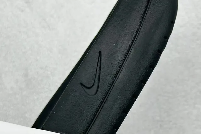 Nike Black White Ribbed Strap Molded Rubber Sole Slippers 2