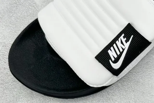 Nike Black White Ribbed Strap Molded Rubber Sole Slippers 4