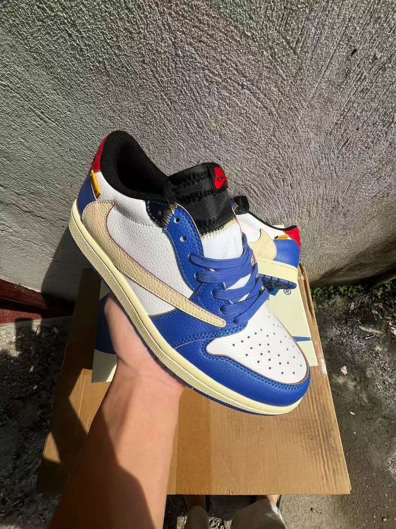 Nike Blue Beige Low-Top Silhouette Leather And Synthetic Overlay Construction Lifestyle Sneakers 2