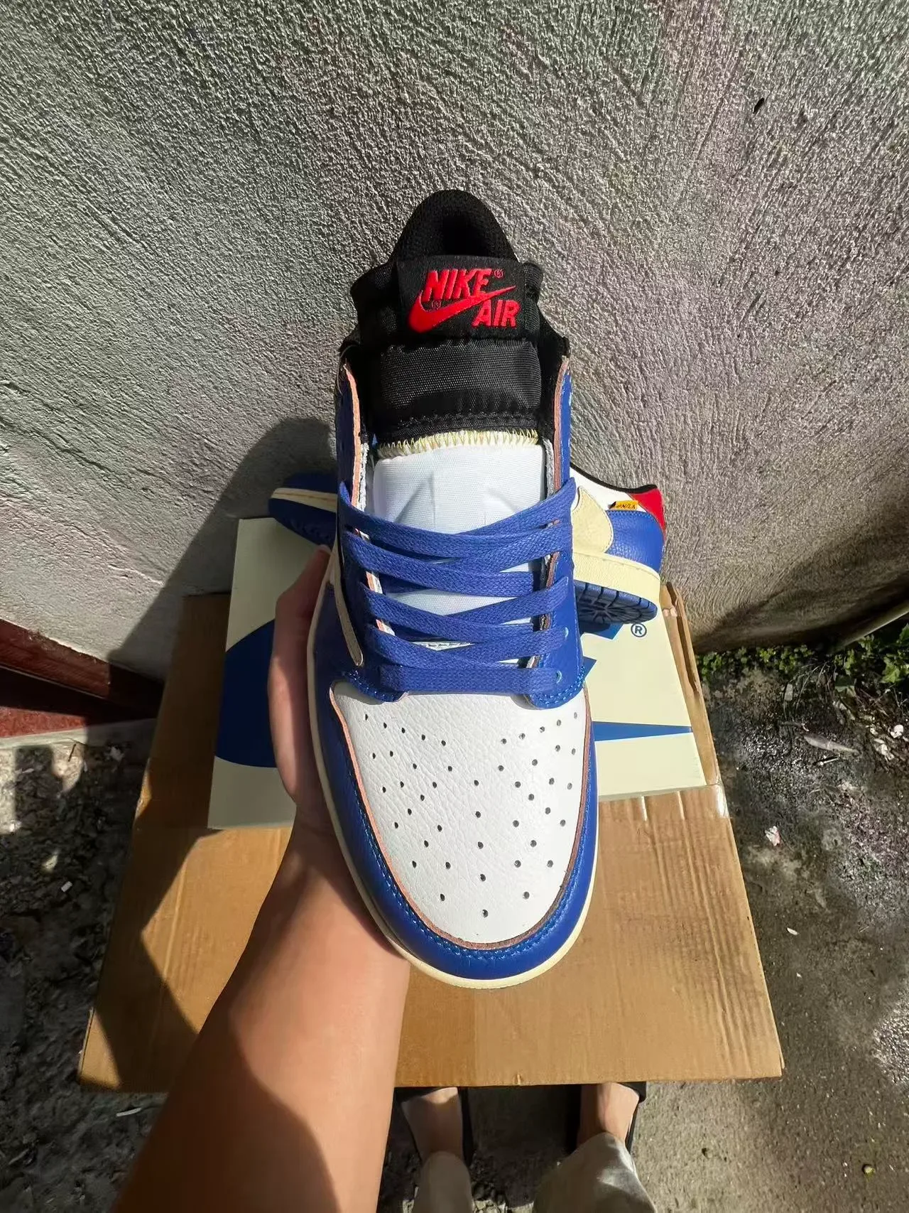 Nike Blue Beige Low-Top Silhouette Leather And Synthetic Overlay Construction Lifestyle Sneakers 3