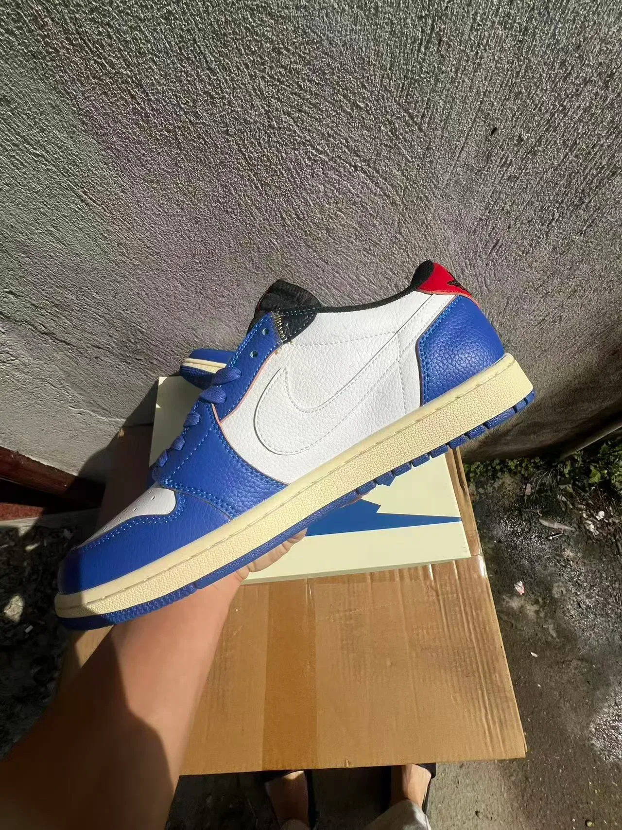 Nike Blue Beige Low-Top Silhouette Leather And Synthetic Overlay Construction Lifestyle Sneakers 5