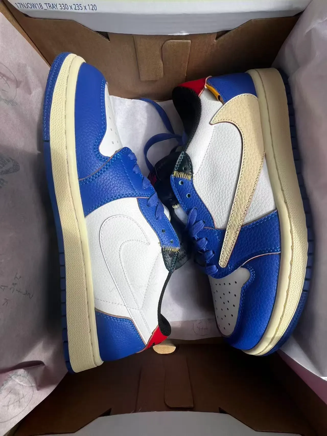 Nike Blue Beige Low-Top Silhouette Leather And Synthetic Overlay Construction Lifestyle Sneakers 9