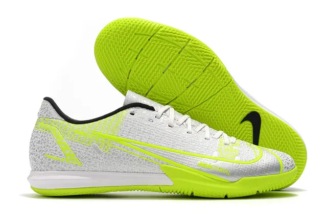 Nike Tênis de futebol indoor de corte baixo upper sintético overlay texturizado em grade color azul laranja 12
