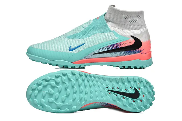 Nike Bleu et Rose Chaussures de Football pour Turf avec Lacets Asymétriques, Upper Tricoté et Ajustement Sock-Fit 9