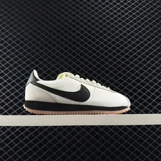 Nike Classic Cortez Nylon White Black Gum लाइफस्टाइल स्नीकर