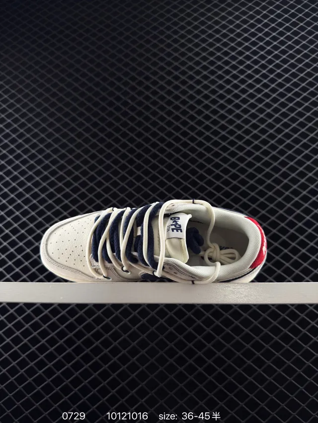Chaussures Nike Dunk Low Beige Navy Cupsole Perforated Leather Upper Skateboard Shoes 4
