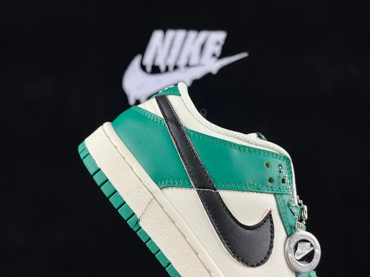 Nike Dunk Low Vert et Off-White sneakers lifestyle 4