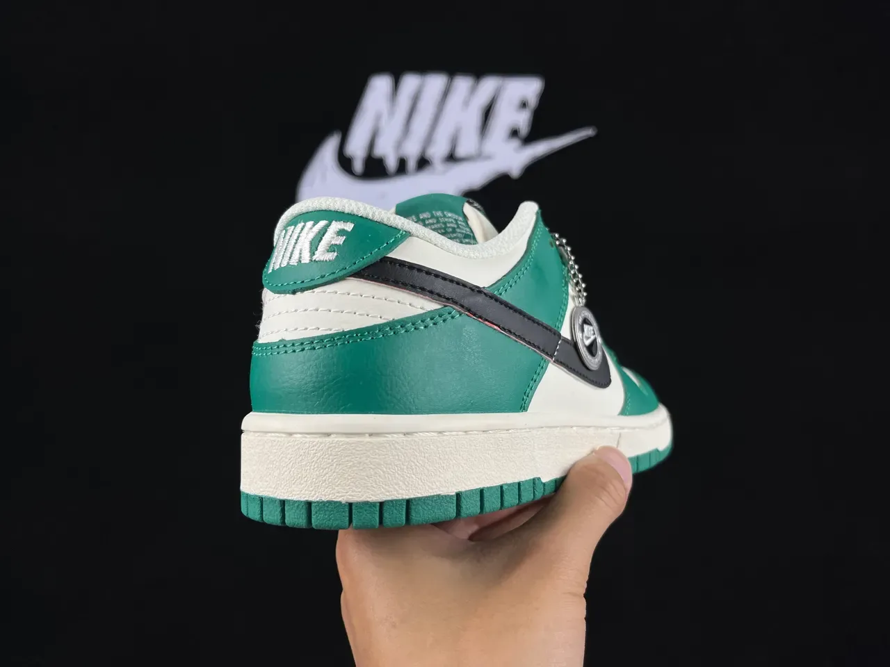 Nike Dunk Low Vert et Off-White sneakers lifestyle 5