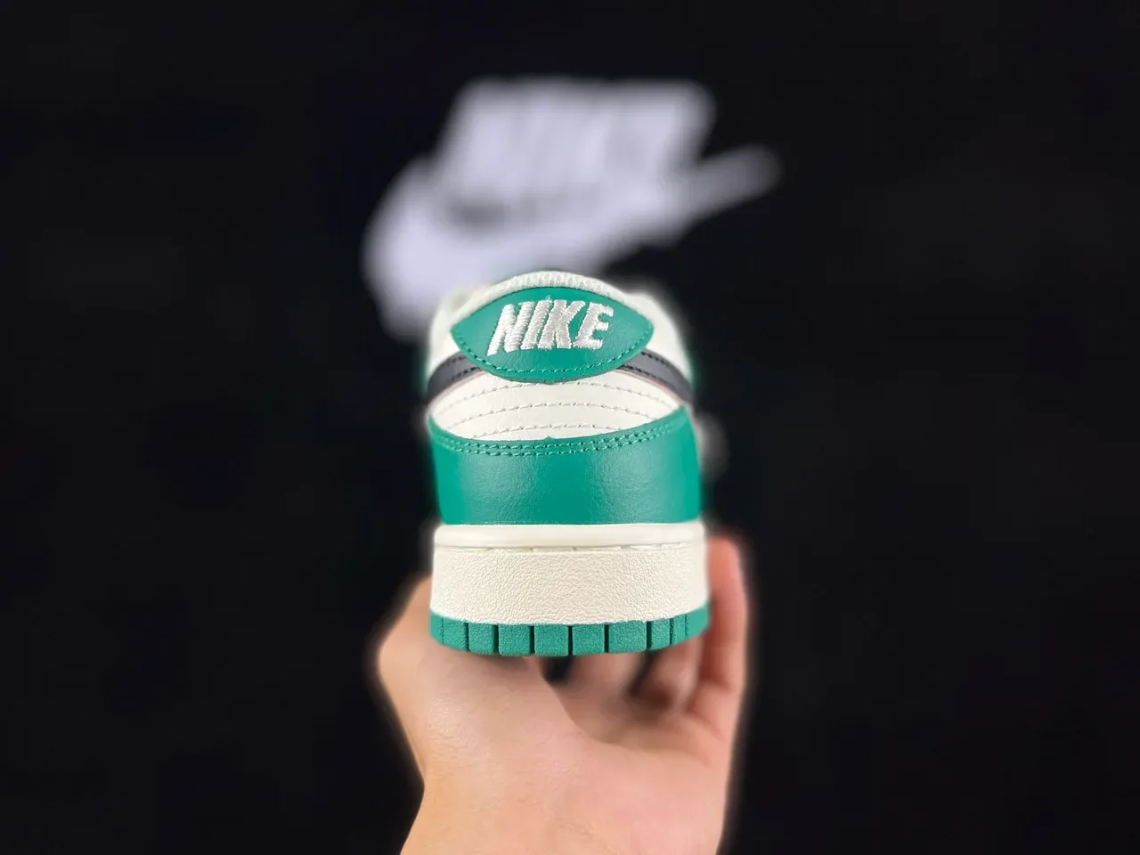 Nike Dunk Low Vert et Off-White sneakers lifestyle 6