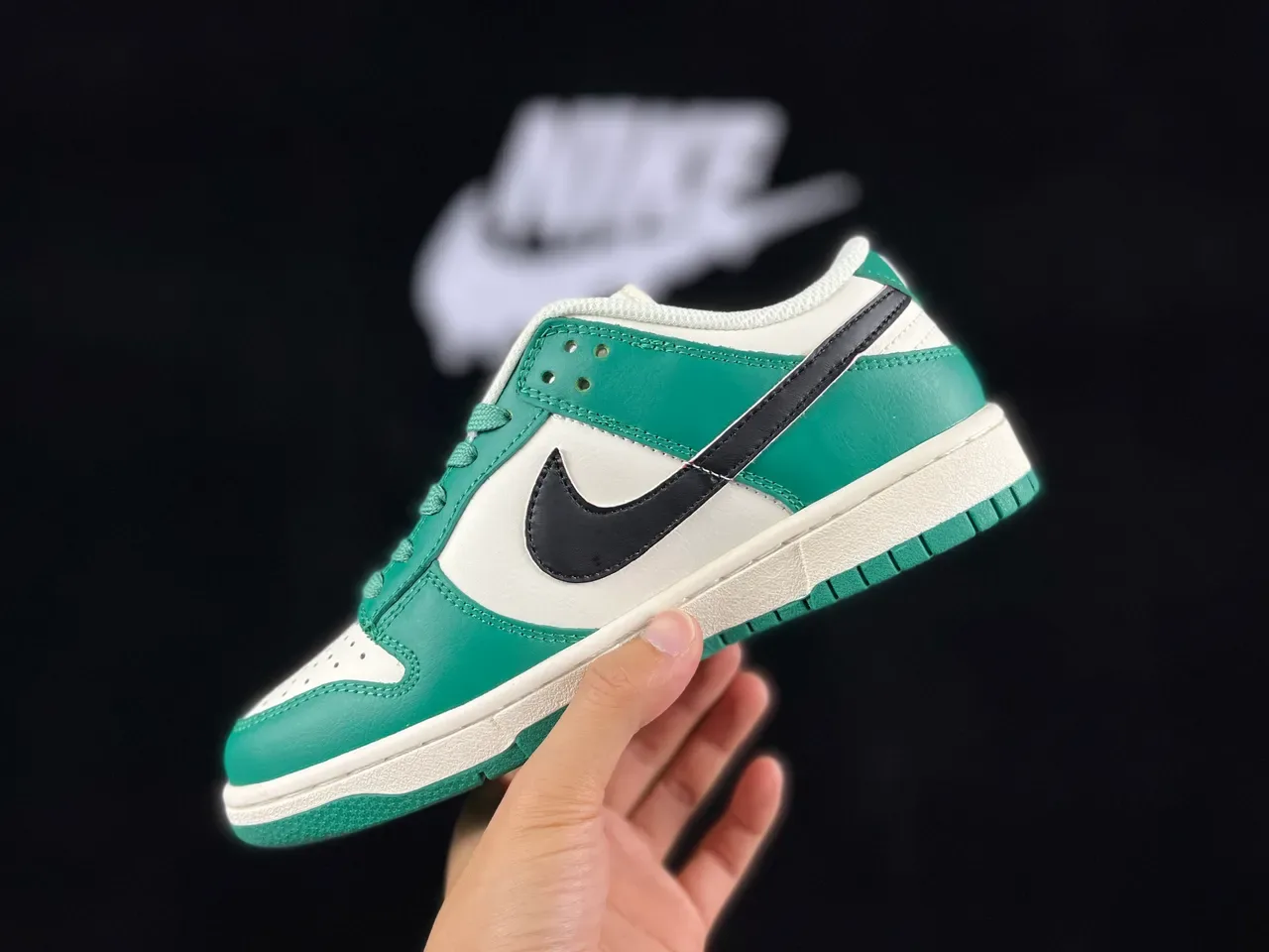 Nike Dunk Low Vert et Off-White sneakers lifestyle 7